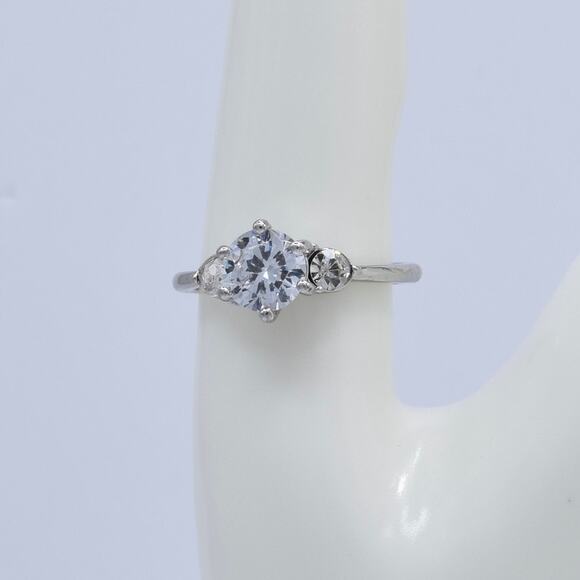 NWOT Fragrant Jewels Round-Cut Three-Stone Cubic Zirconia Ring Size 8.25 US - Picture 2 of 5